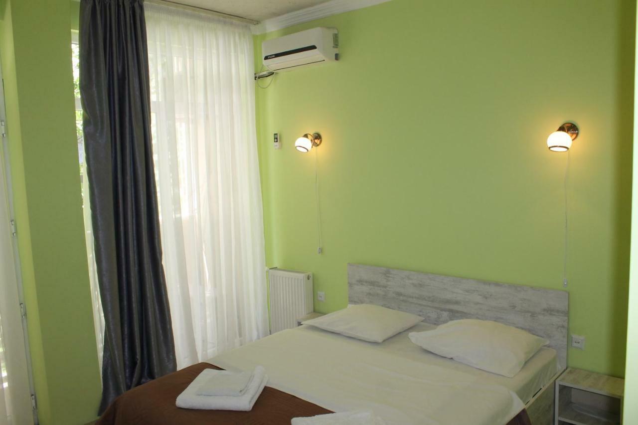 Hotel Lim Batumi Bagian luar foto