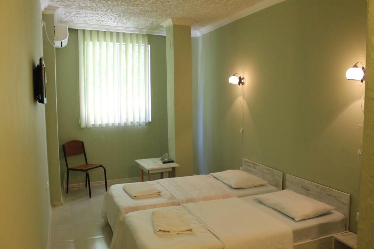 Hotel Lim Batumi Bagian luar foto