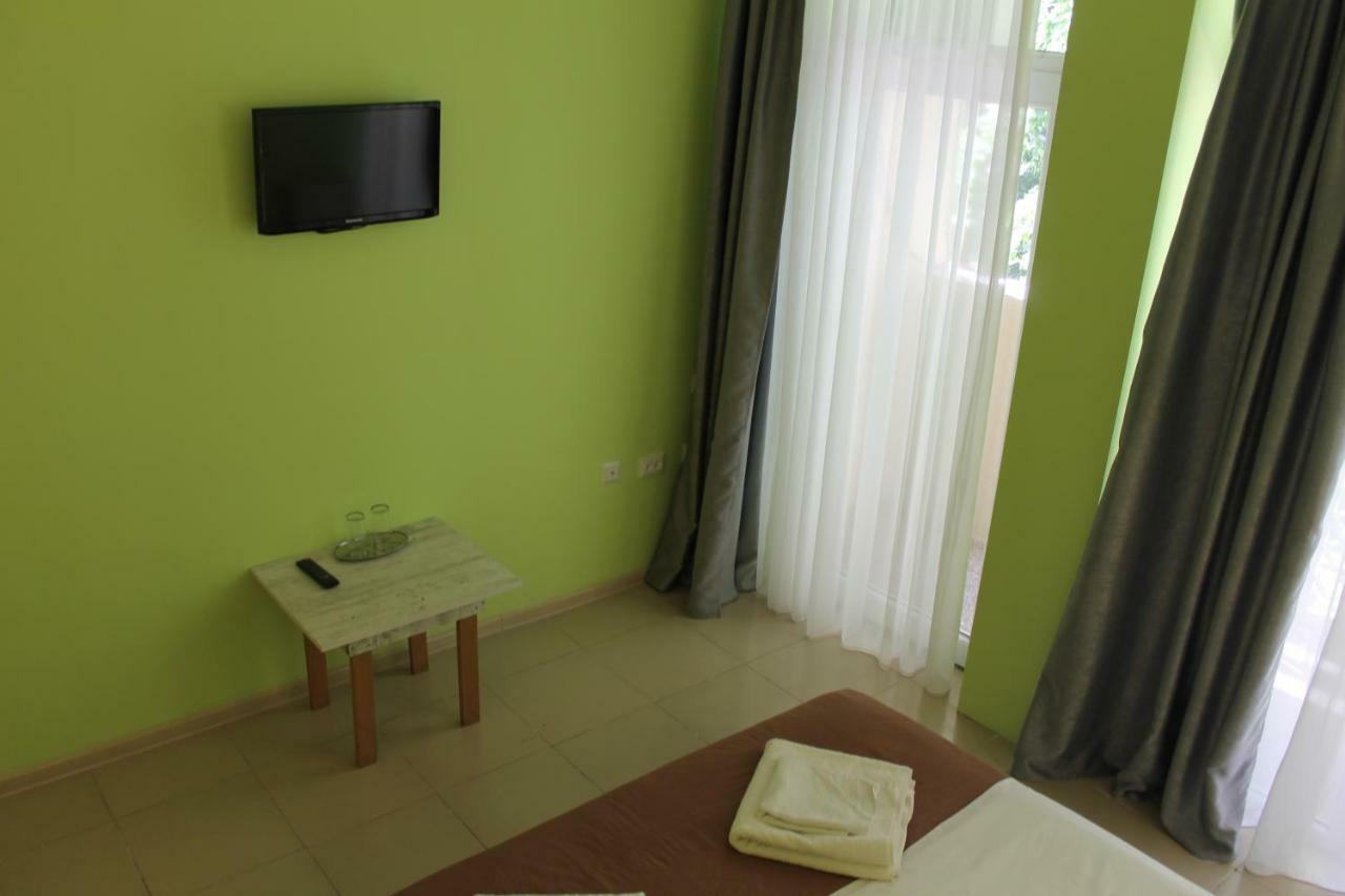 Hotel Lim Batumi Bagian luar foto